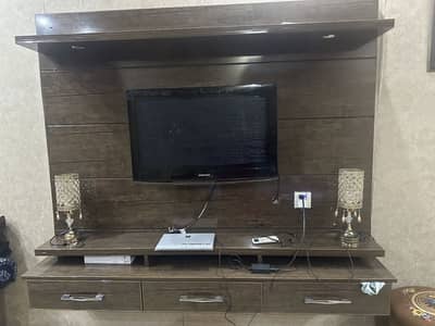 Media wall setting