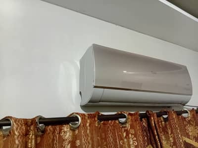 Haier 1 ton dc invertor lush condition