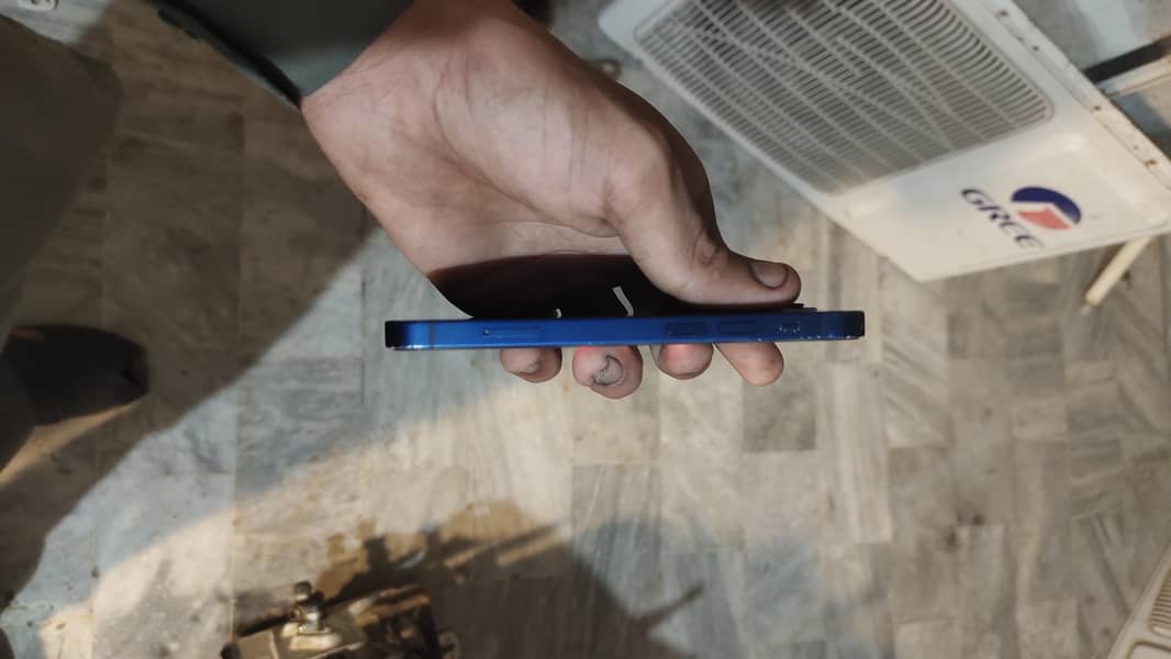 Apple iPhone 12 mini 1