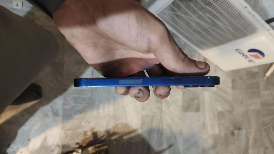 Apple iPhone 12 mini 4