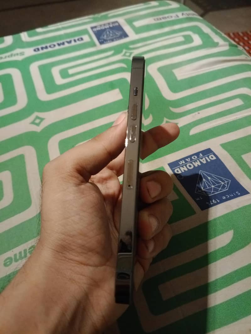 Apple iPhone 13 Pro 2