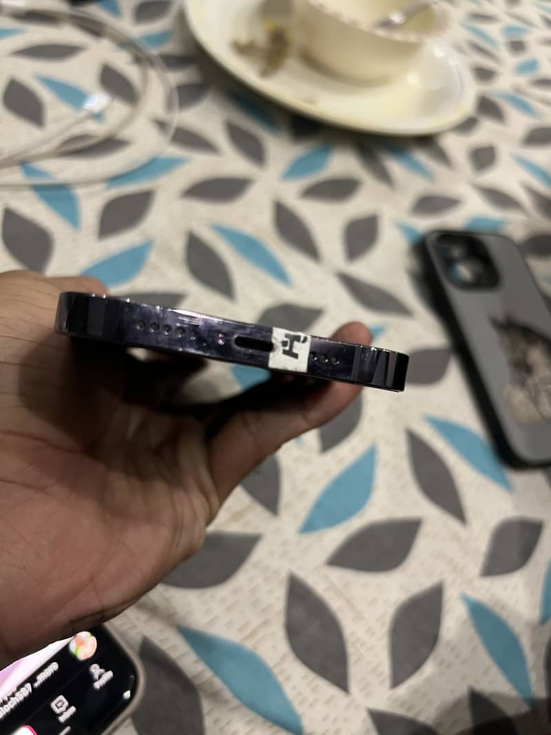Apple iPhone 14 Pro 2