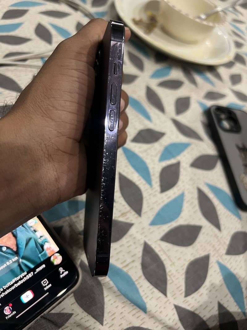 Apple iPhone 14 Pro 4