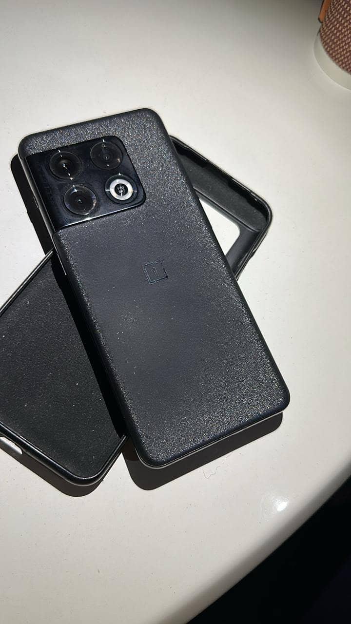 One Plus 10 Pro 1