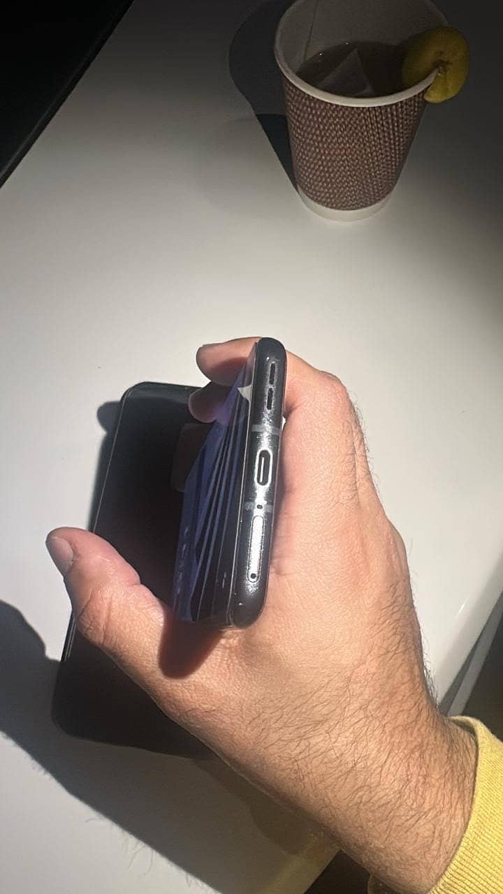 One Plus 10 Pro 4