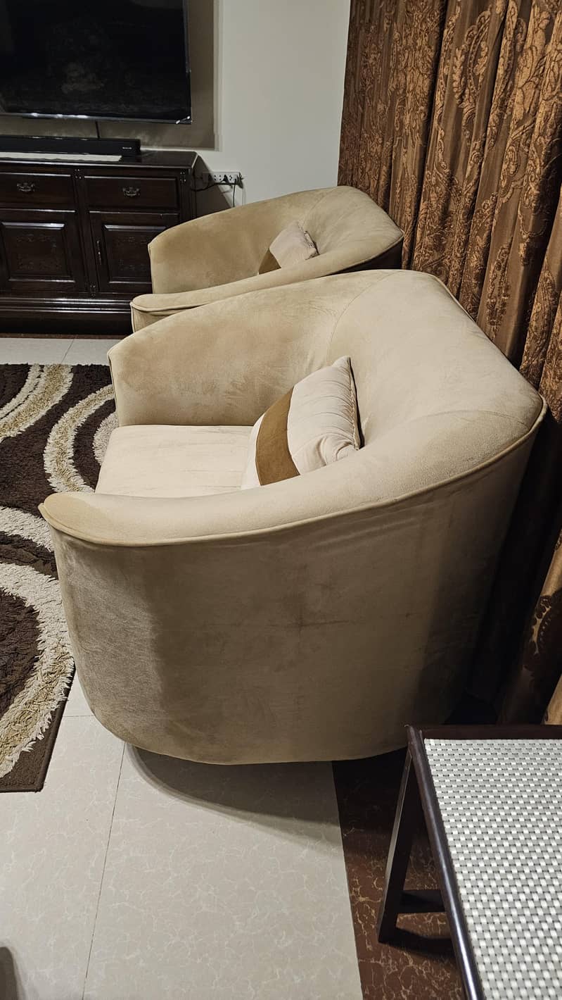 2 Single Seats Sofa,s 1