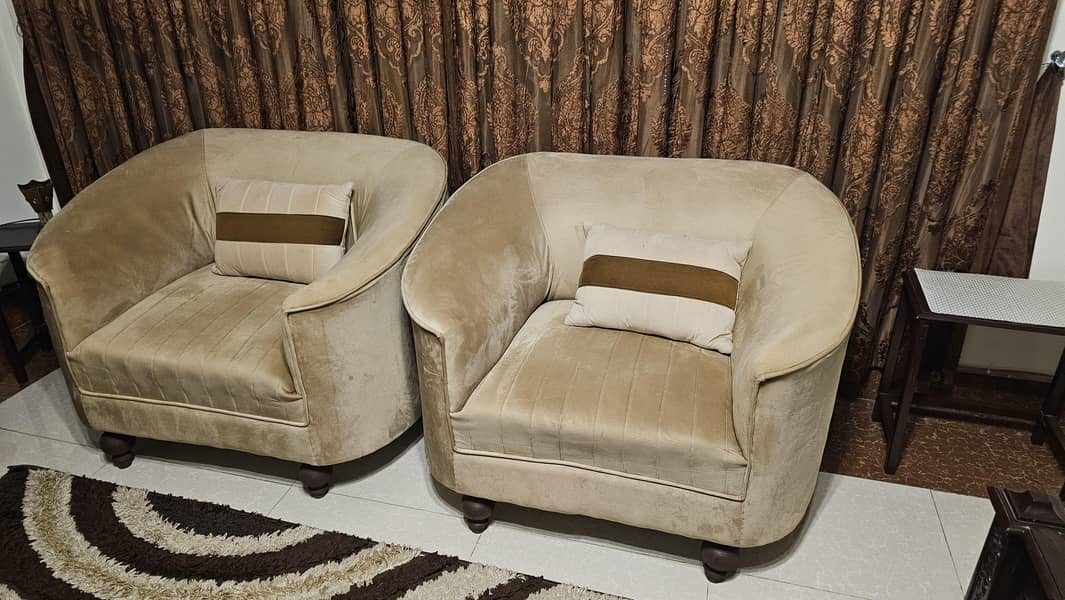 2 Single Seats Sofa,s 2