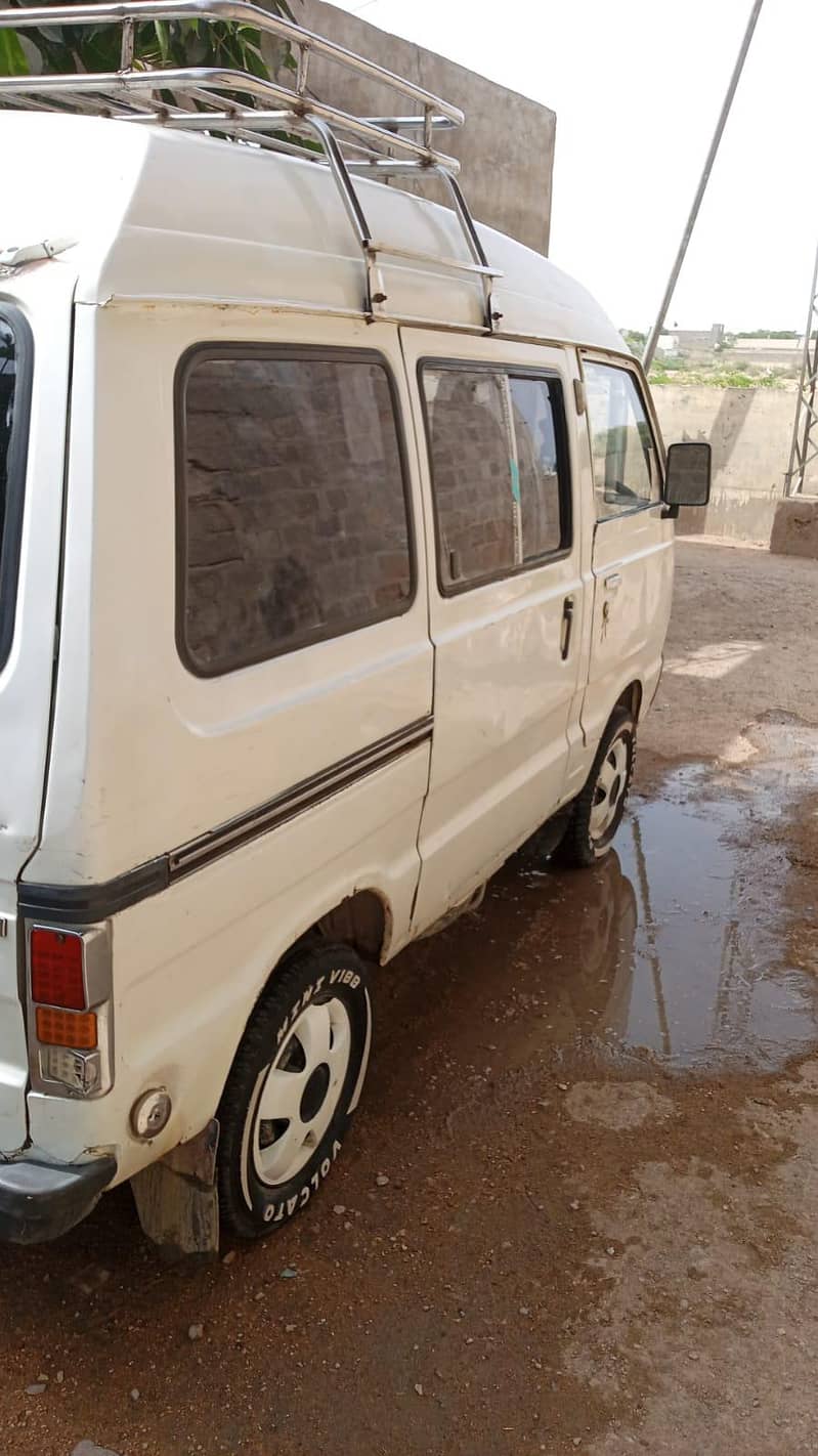 Suzuki Bolan 2010 4
