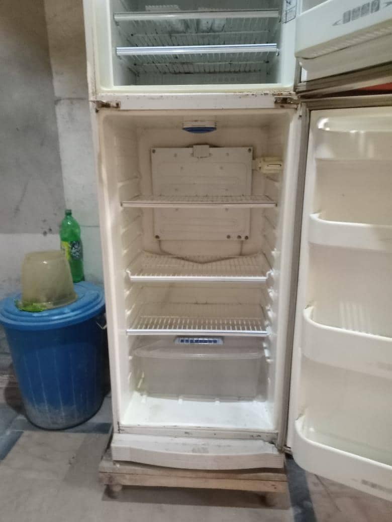 refrigerator 0