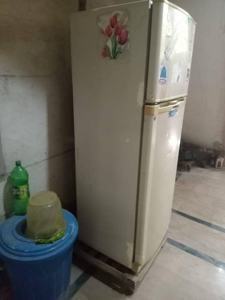refrigerator 10