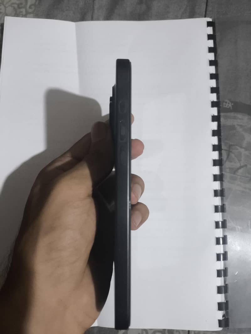 Apple iPhone 15 Pro Max 2