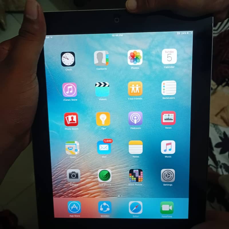 Ipad 2 16gb 9/10 condition 1