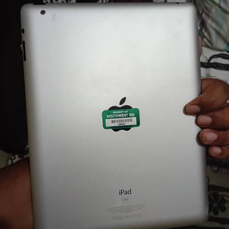 Ipad 2 16gb 9/10 condition 2
