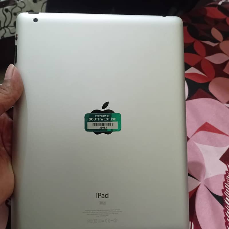 Ipad 2 16gb 9/10 condition 4