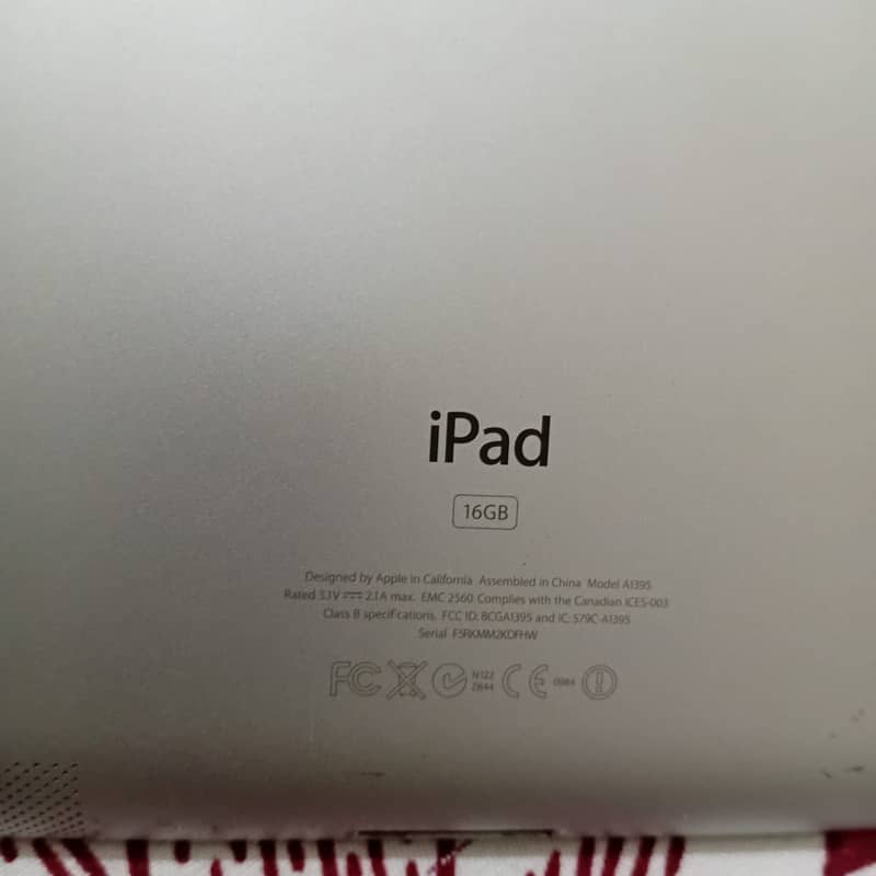 Ipad 2 16gb 9/10 condition 6