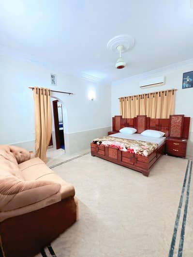 Guest house room available for rent location Karachi gulistan e Johar