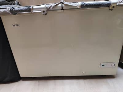 Deep refrigerator and freezer