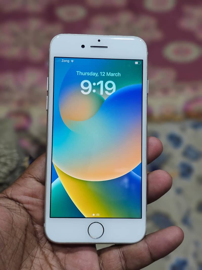 Apple iPhone 8 0