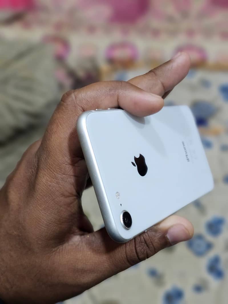 Apple iPhone 8 4