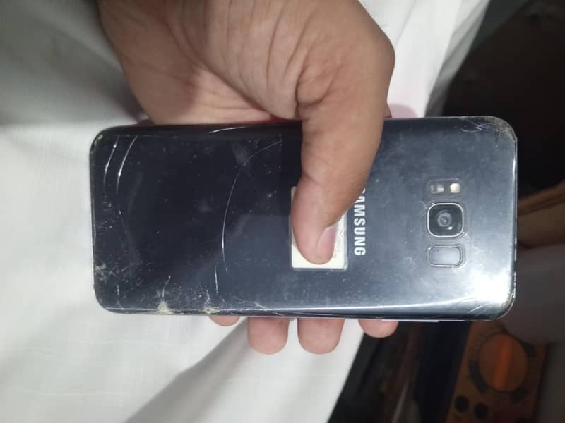 Samsung Mobile S8 Plus 4