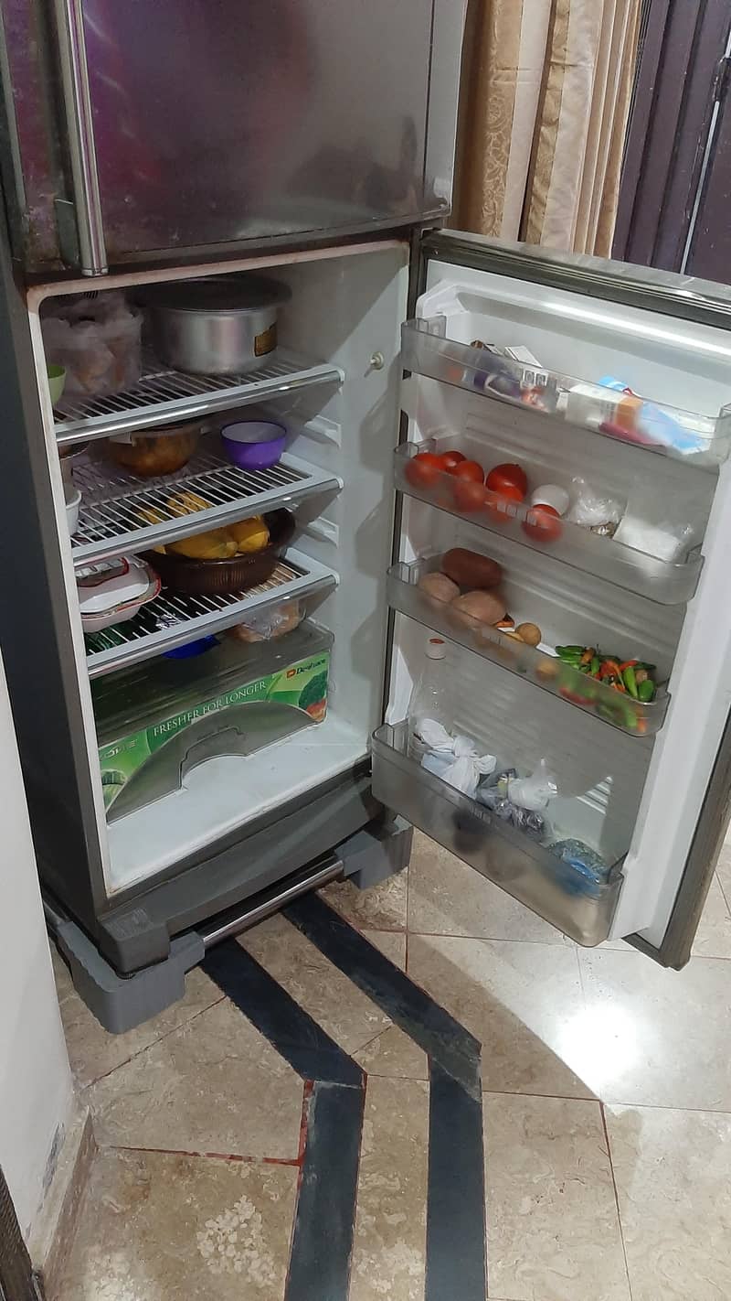 medium size refrigerator 3