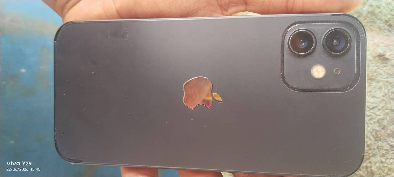 Apple iPhone 12 4