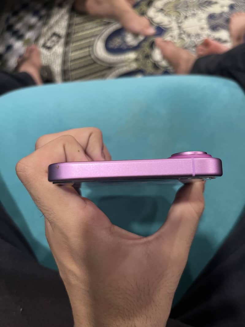 Apple iPhone 16 Plus 0