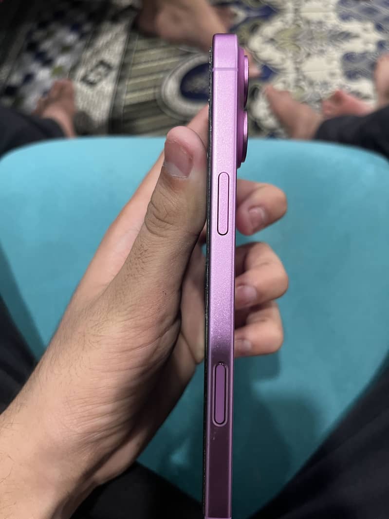Apple iPhone 16 Plus 1