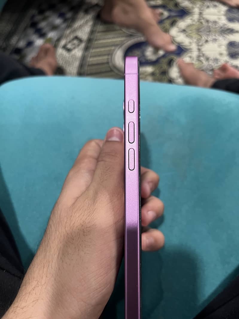 Apple iPhone 16 Plus 2