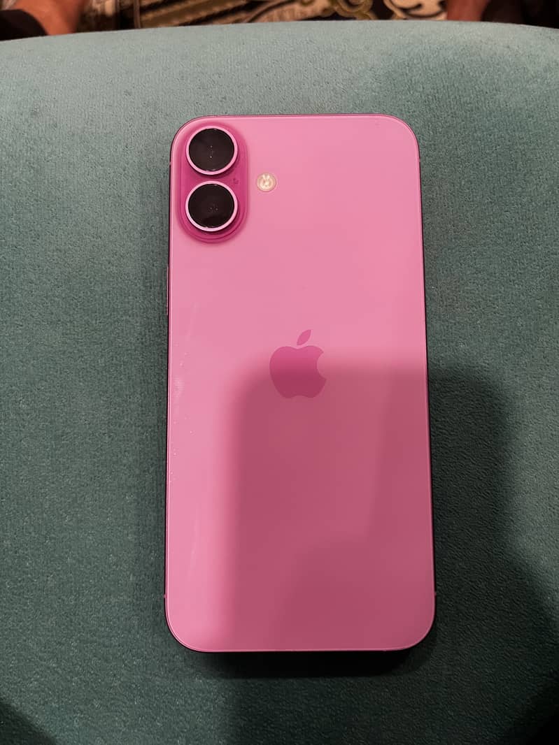 Apple iPhone 16 Plus 4