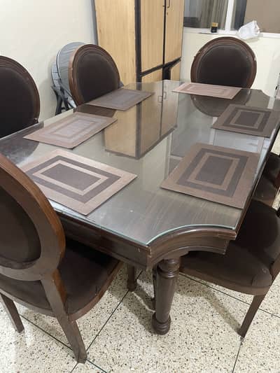 Dining table with 6 dining chairs