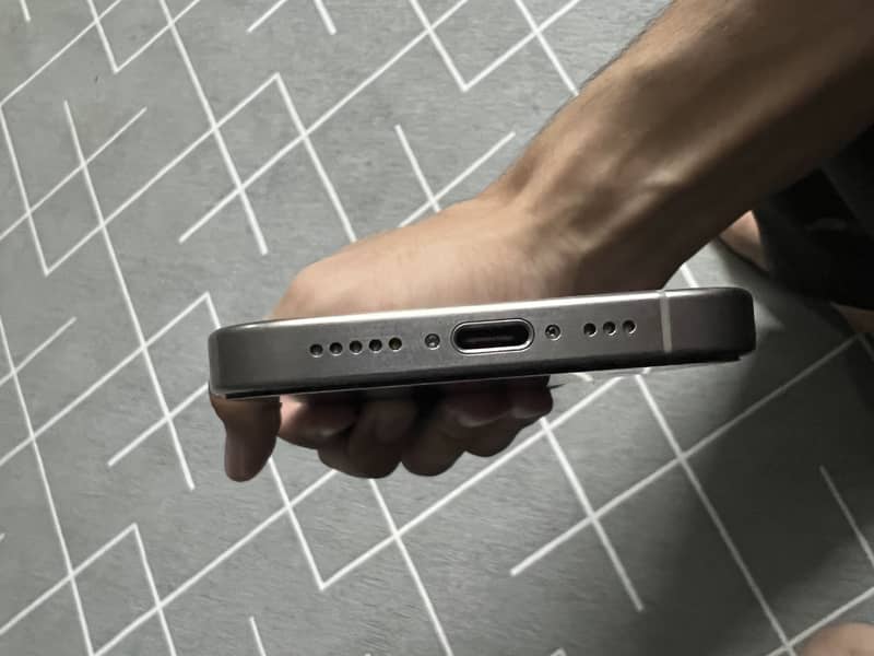 Apple iPhone 15 Pro 1