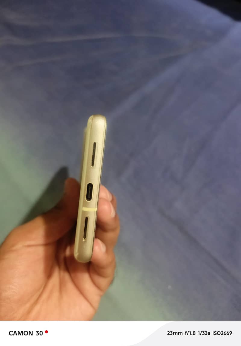 Google Pixel 7 4
