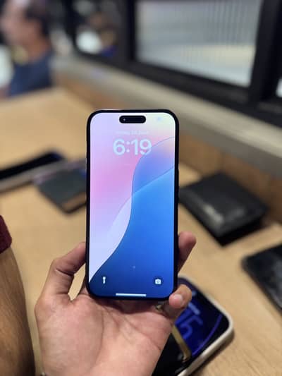 Apple iPhone 16
