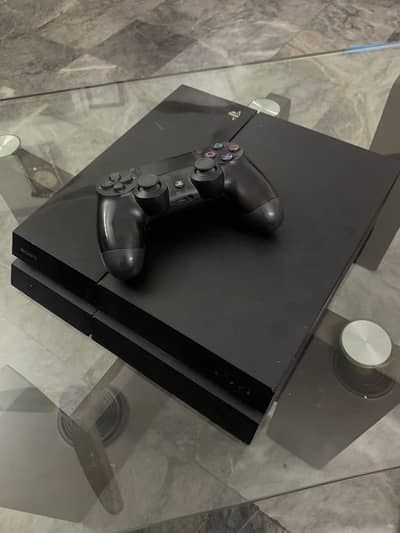 PS4 Fat (500GB) + FIFA 23 & 1 Controller – Excellent Condition