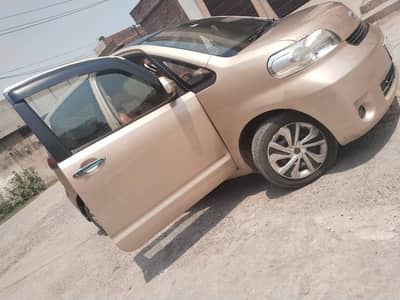 Toyota Porte 2010