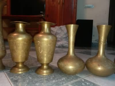 HANDICRAFTS & ANTIQUES SHOP ARTICLES