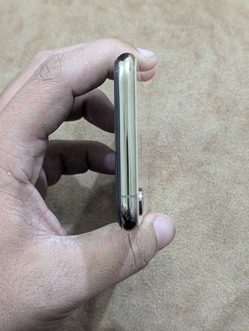 “iPhone XS” 3