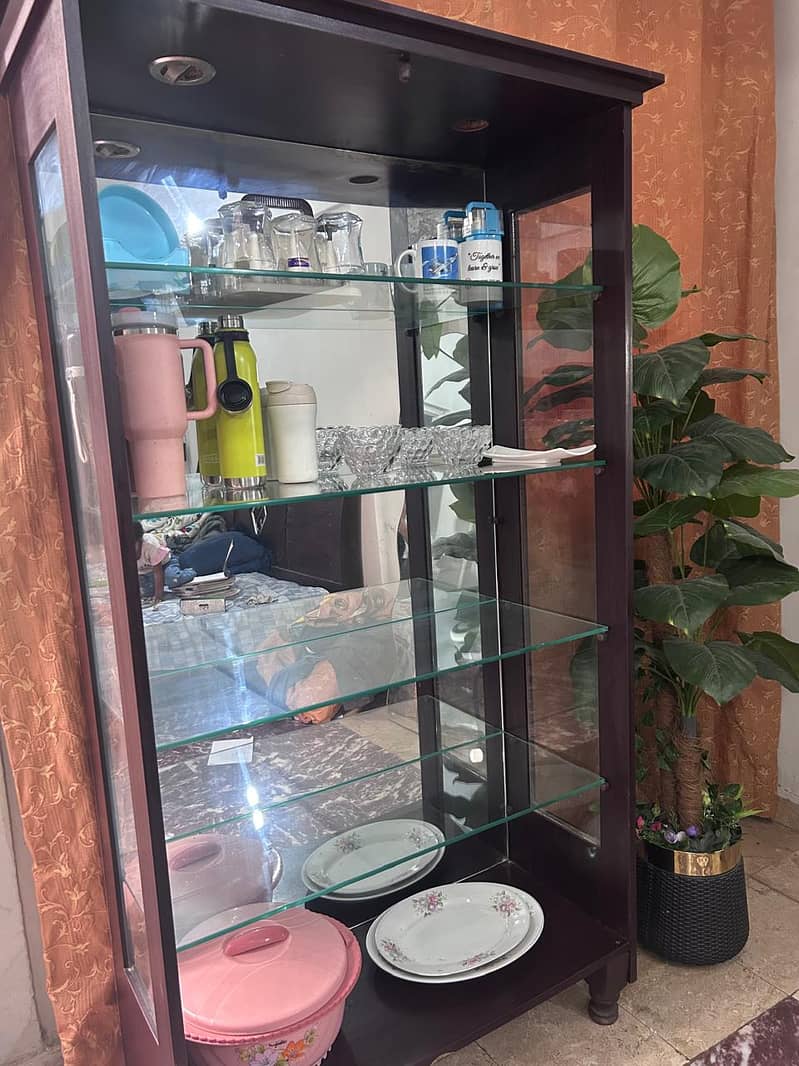 Mirror Showcase 1