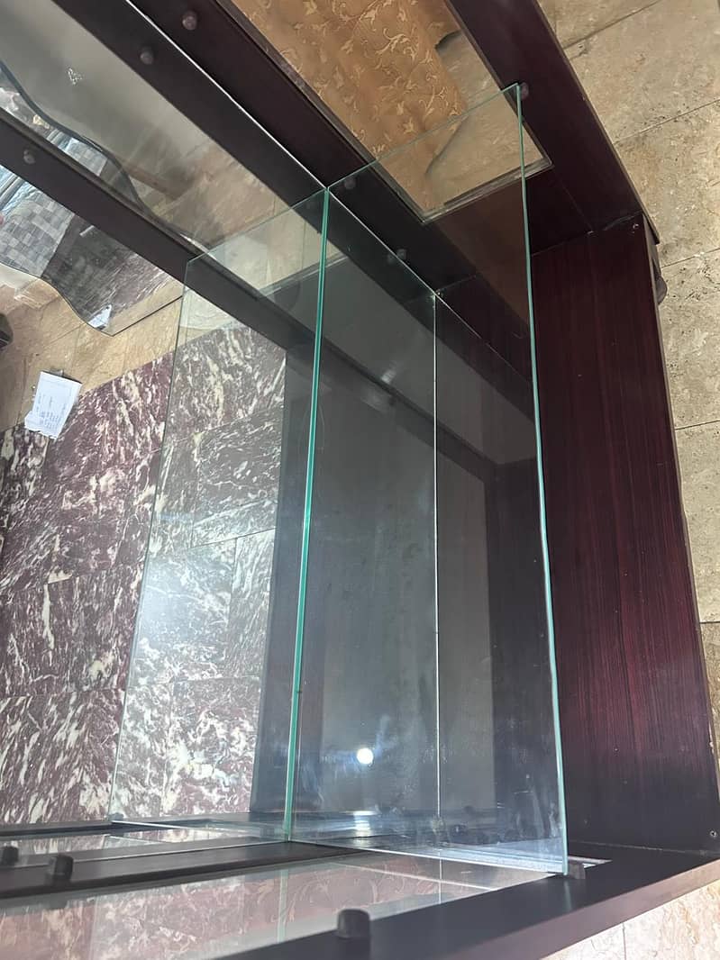 Mirror Showcase 4