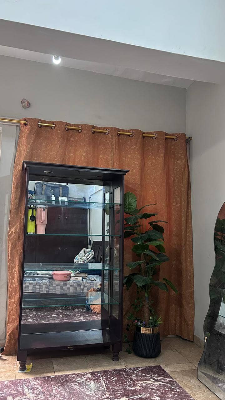 Mirror Showcase 10