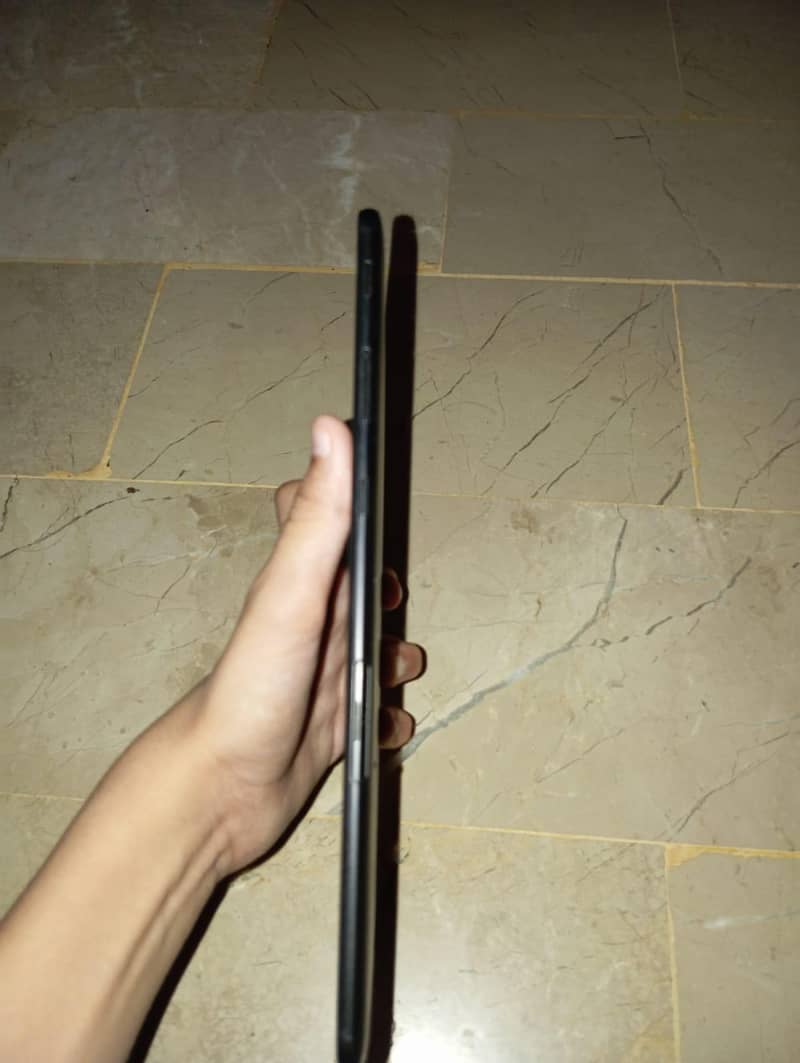 LG tablet 2/32 android version 10 4