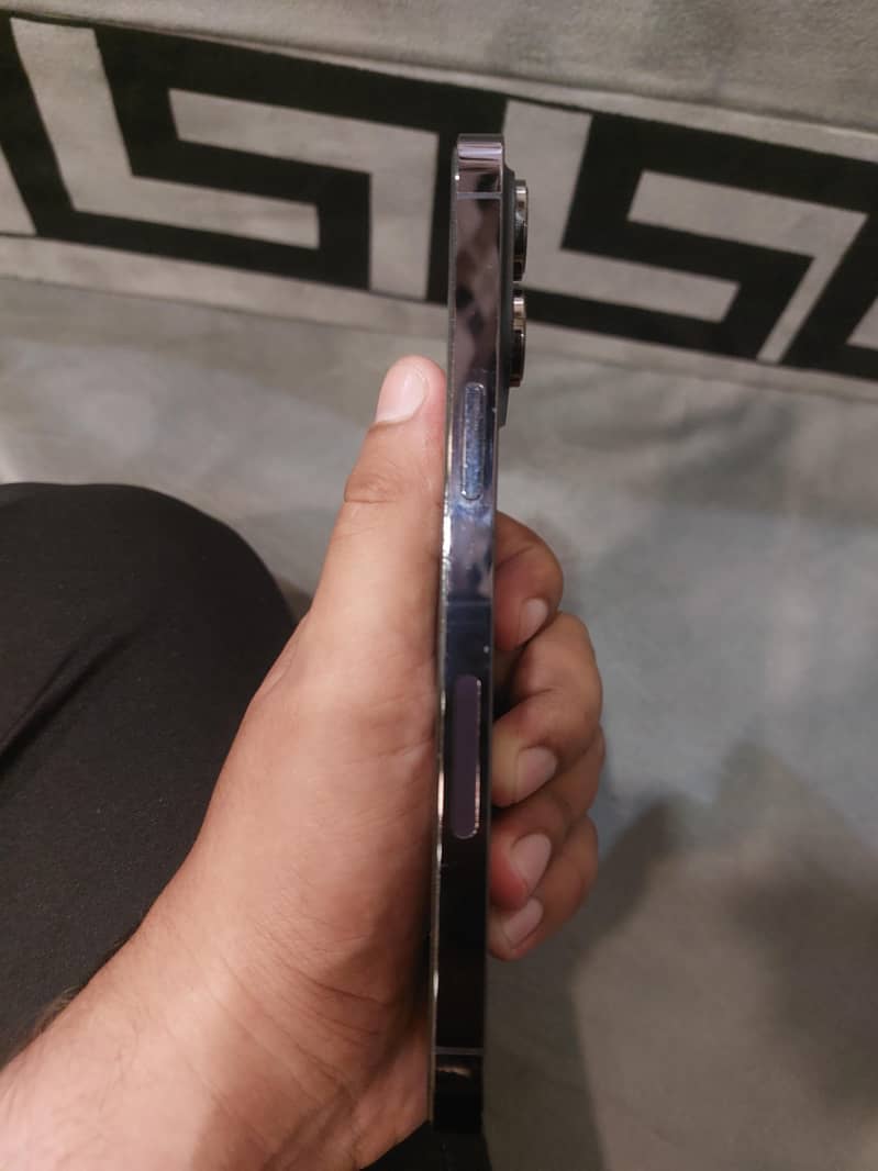 Apple iPhone 14 Pro Max 1