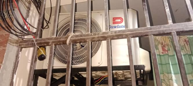 Dawlance DC inverter 1.5 ton AC for sale