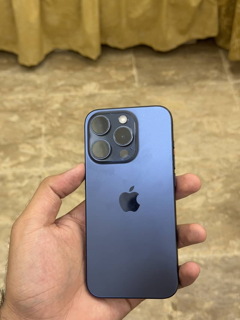 Apple iPhone 15 Pro 4