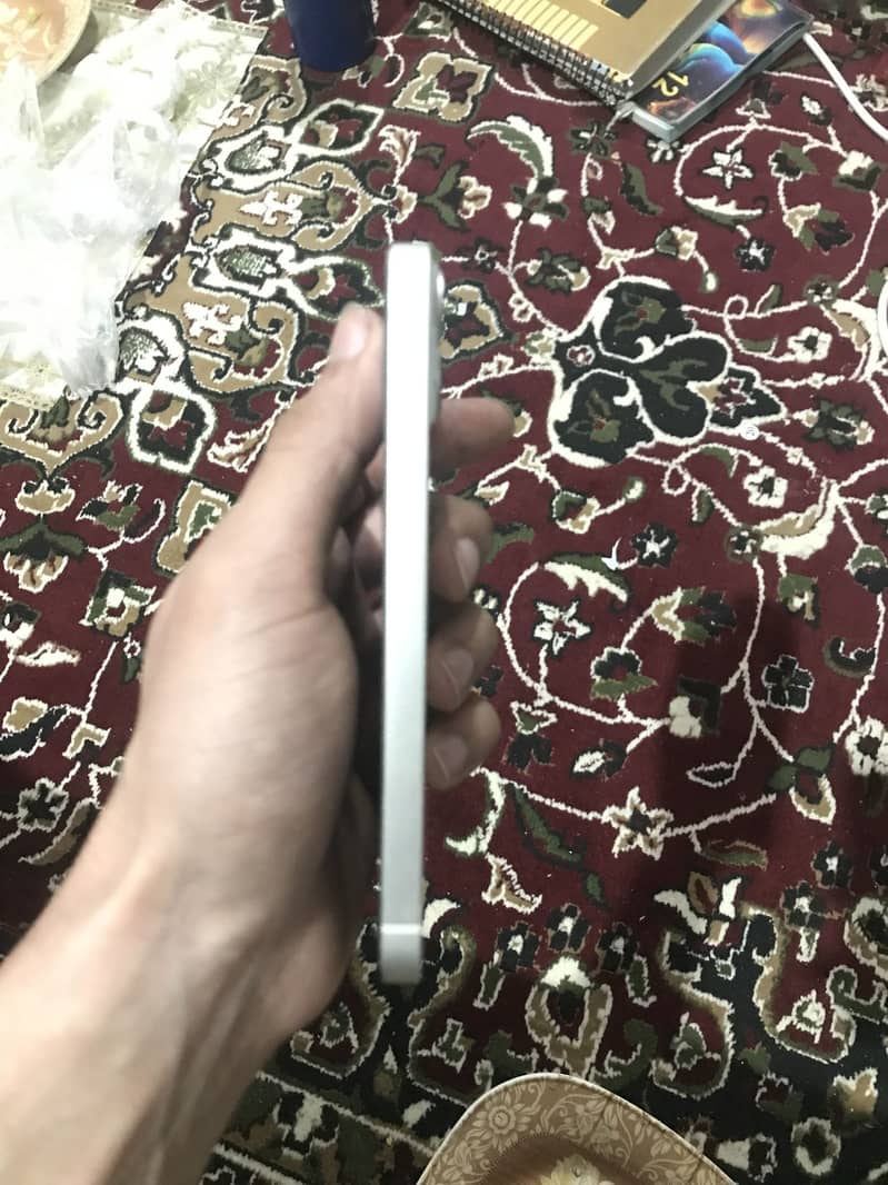 Apple iPhone 13 2