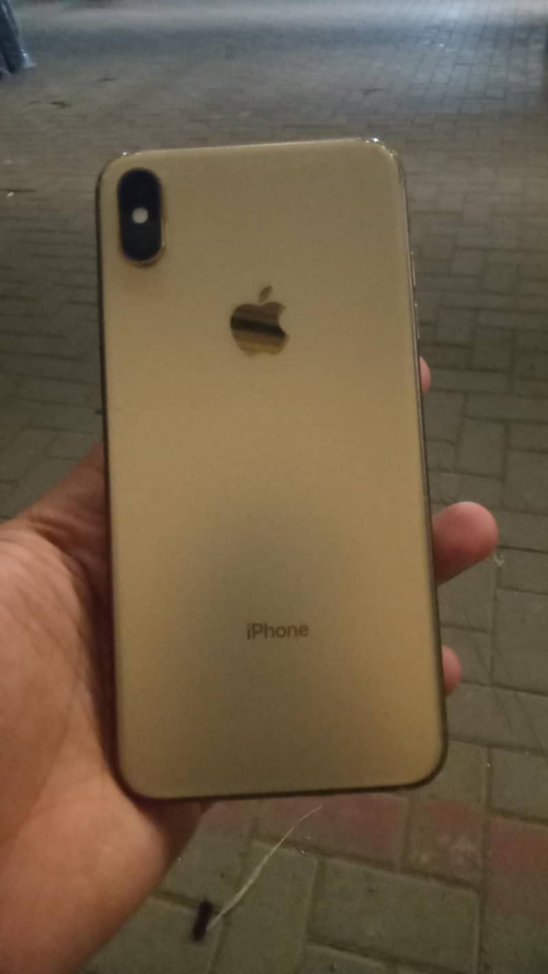 Apple iPhone XS Max 1