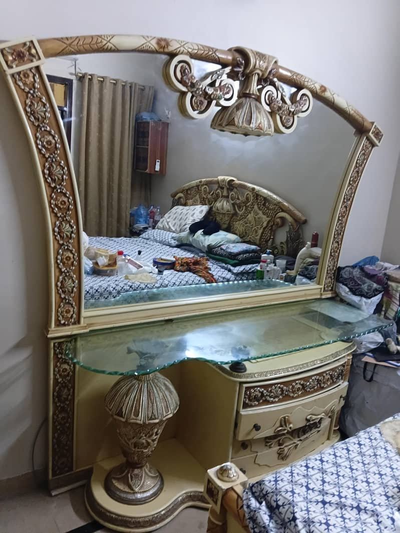 complete bed room set 0