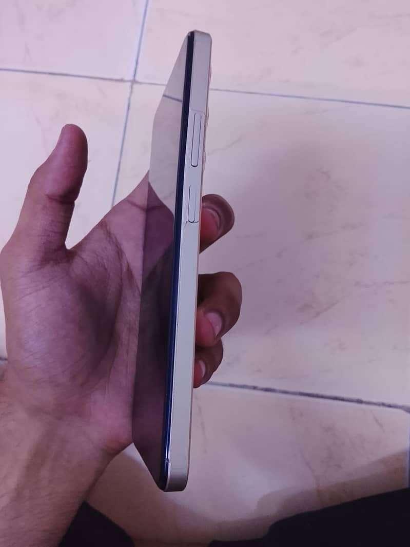 Realme C75 4