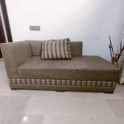 3-Seater Diwaan Sofa with Two Large back Cushions